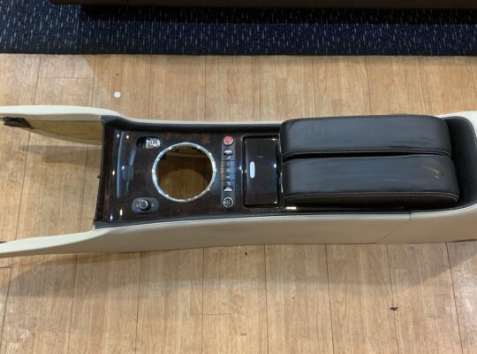 Bentley Continental Flying Spur 2012 Armrest Center Console