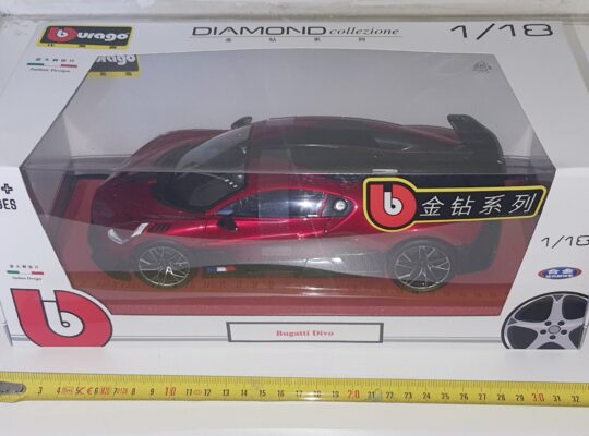 Bugatti Divo 1/18 – Red Diecast Model Car – New – Sealed – 1:18
