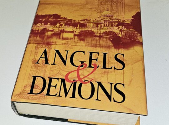 Angels and Demons – Dan Brown – First Print – First Edition