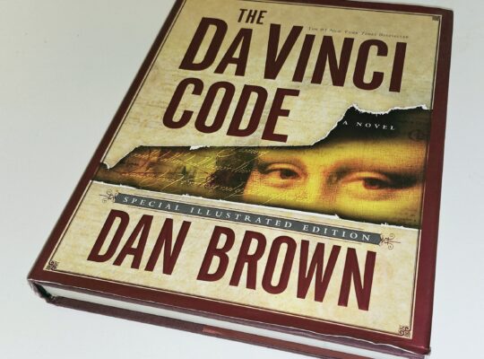 The DaVinci Code – Dan Brown – First Edition – First Print Illustrated