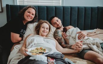 How Does a Natural Birth Approach Support Confidence and Connection?