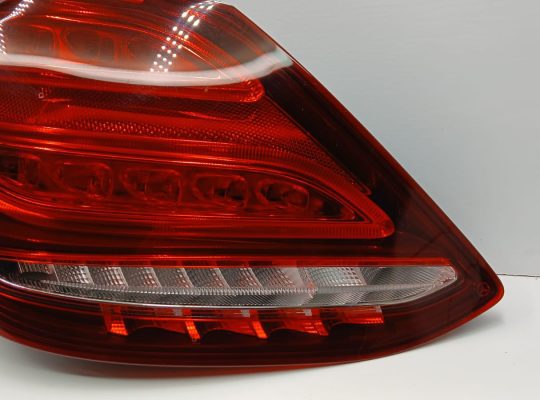 MERCEDES W205 C-CLASS REAR LEFT PASSENGER SIDE LED TAIL LIGHT A2059061357